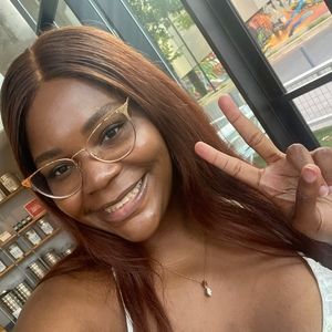 Meet your Posher, Taneisha